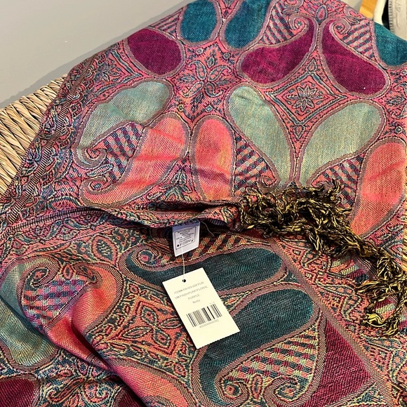 The Paper Store-Pashmina Wrap NWT - Picture 1 of 5